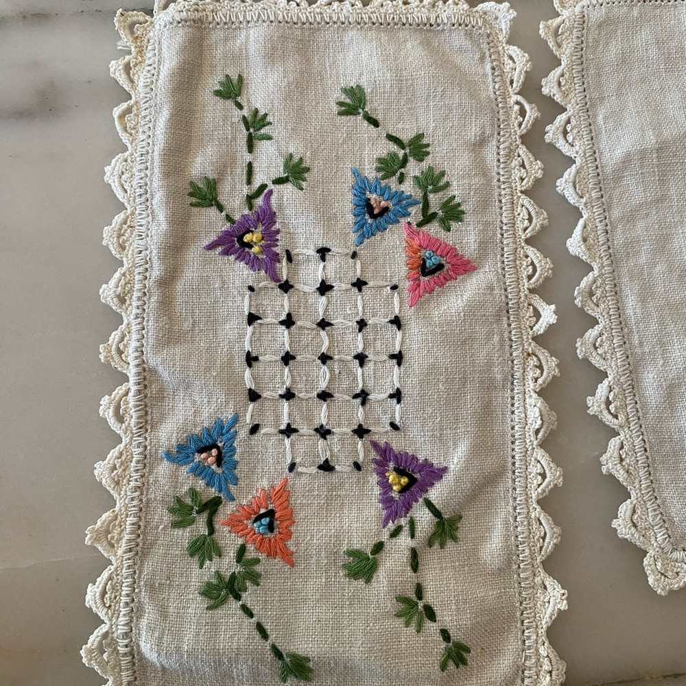 Embroidered Lace Doilies Set - Picture 6 of 6